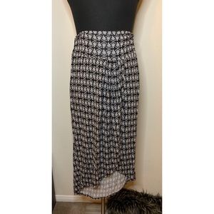 Bobeau Pencil style skirt